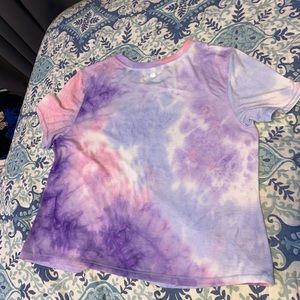 Tie dye semi cropped shirt!